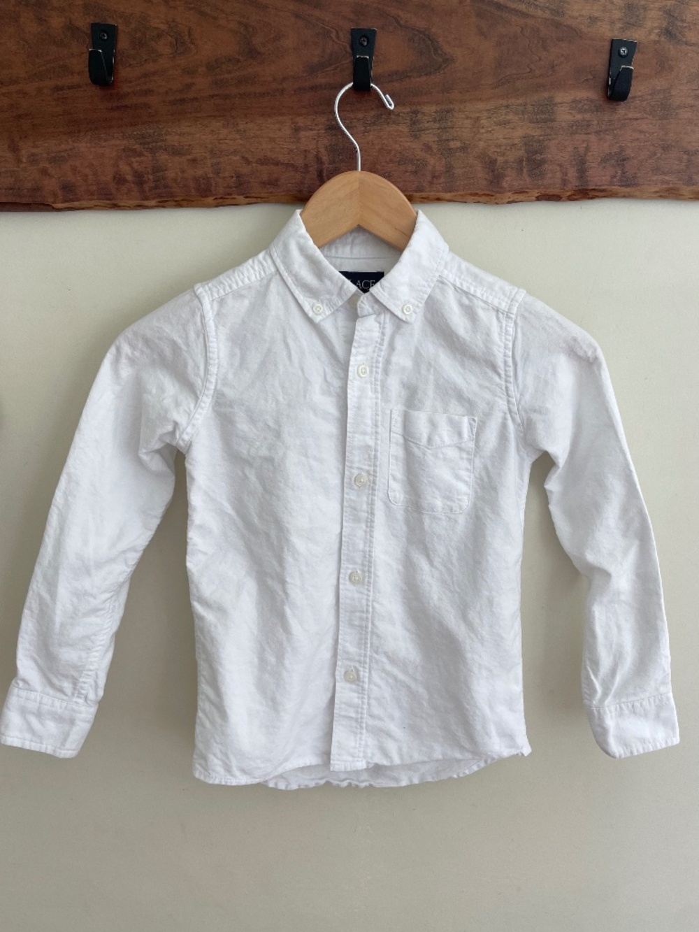 Children’s Place | Boy’s white cotton button down dress shirt 5/6
